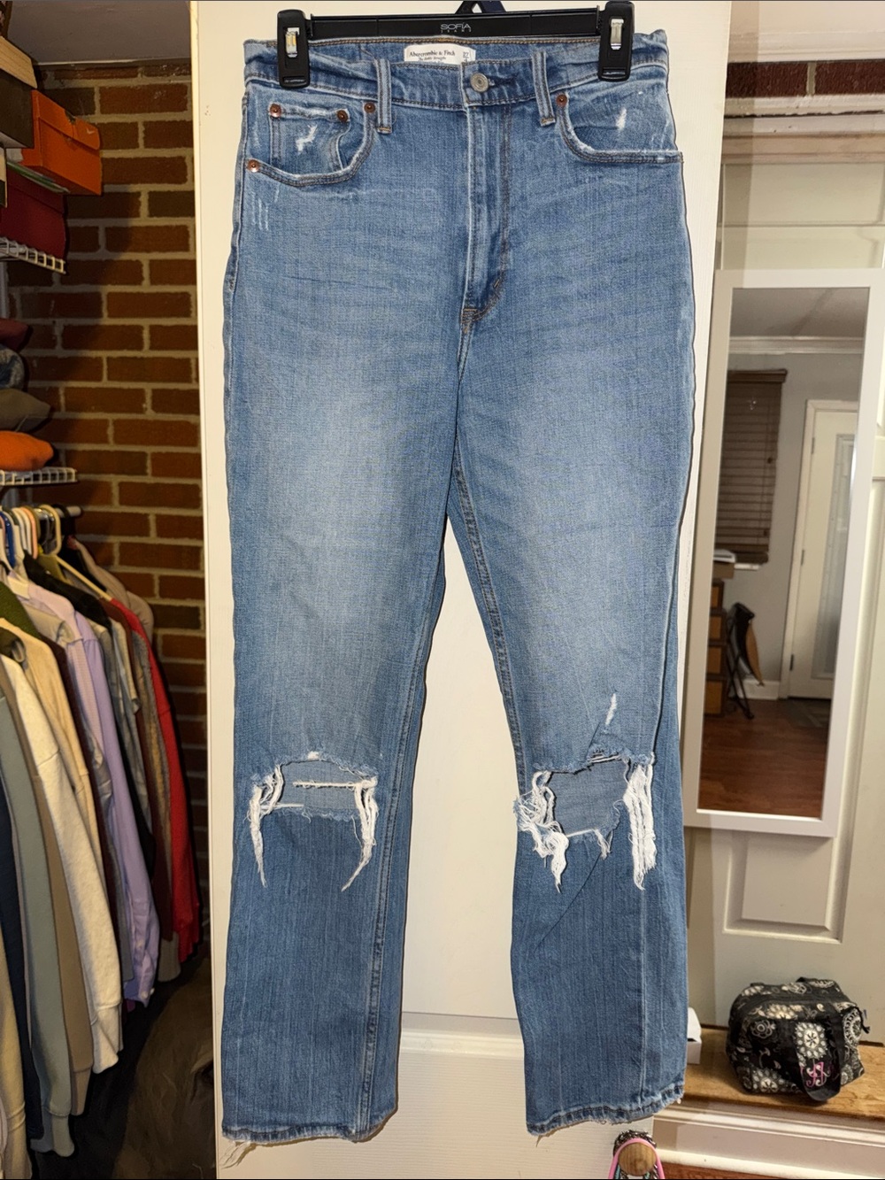 Abercrombie & Fitch Distressed Blue Ankle straight 27/R